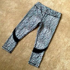 Gaiam animal print ankle length workout pants